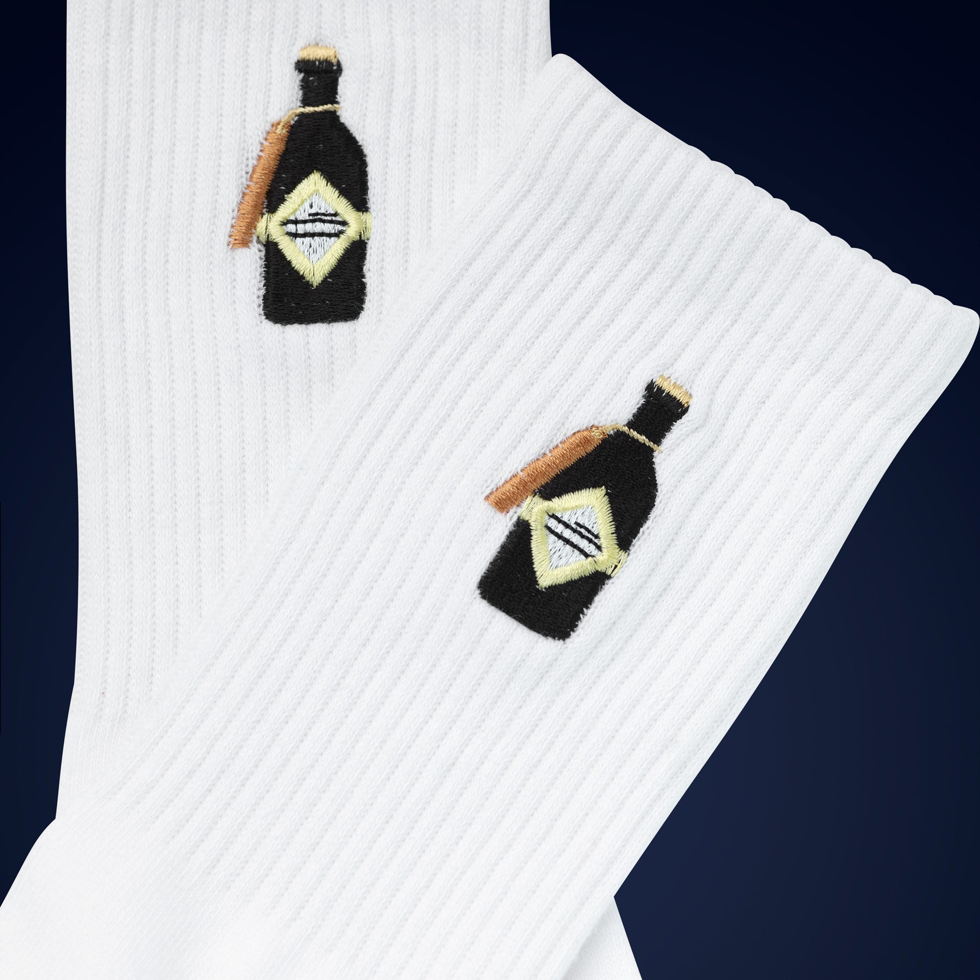 The Illusionist Clubhouse Socks calzini cotone bianchi ricamo gin